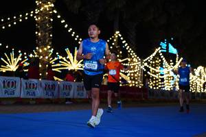 BIB: 100, 42229
                            <button type="button" onclick="openModal(19614460)" class="btn btn-primary btn-sm float-right btn-popup" data-toggle="modal" data-target=".modal-high-quality">
                        <i class="fas fa-shopping-cart"></i> Add to Cart
                    </button>
                                            <button type="button" onclick="isThisMe(19614460, true)" class="btn btn-success btn-sm float-right btn-popup btn-isme hidden" data-toggle="tooltip" data-placement="bottom" title="นี่คือรูปของคุณใช่ไหม คลิกที่นี่เพื่อเอาเข้าอัลบั้ม">
                        <i class="fas fa-plus"></i> Add to album
                    </button>
                    <button type="button" onclick="isThisMe(19614460, false)" class="btn btn-warning btn-sm float-right btn-popup btn-isnotme hidden">
                        <i class="fas fa-ban"></i> Remove from album
                    </button>